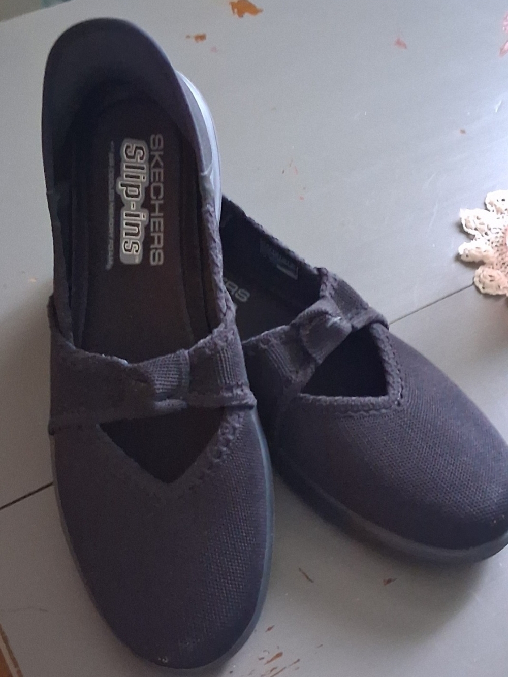 Skechers  Mary Janes Slip-Ins Black Canvas Slip-On Flats